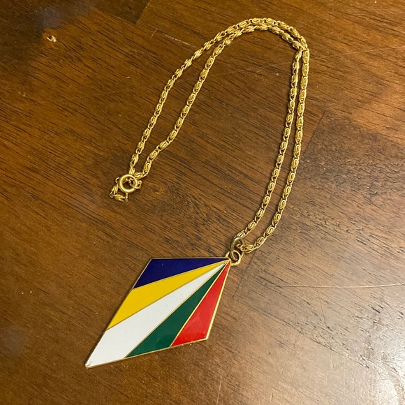 Jewelry - 🌻 3/$10 Vintage Rainbow Pendant Necklace